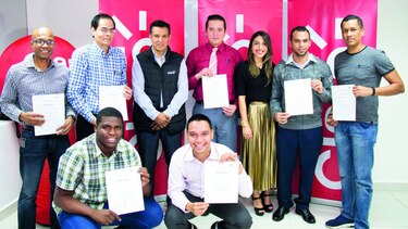 Claro Panamá entrega reconocimientos