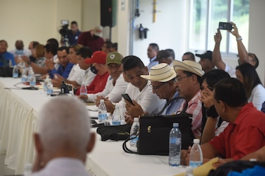 Reunión de transición para segunda fase, sin la empresa privada