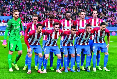 El Atlético gana al Sevilla y se le acerca a dos puntos del Barcelona