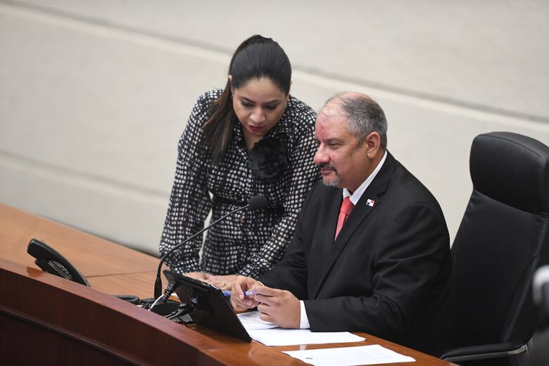 Presidente de la Asamblea Nacional retira la propuesta de aumento de dietas para la descentralización 