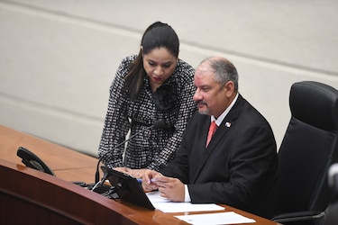 Presidente de la Asamblea condena agresión entre diputados y pide disculpas al país