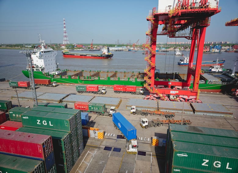 Despidos de personal y cargas abandonadas en el mar: los aranceles pasan factura a las empresas chinas