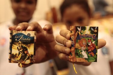 Autores debaten en Panamá sobre realidad y ficción en literatura fantástica