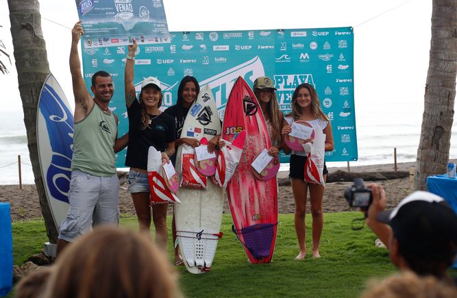 González, Cedeño, Chudnenko y Pérez ganan en las olas de playa Venao