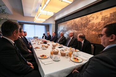 Mulino anuncia en Japón reforma al registro de buques panameños