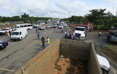 Camioneros cierran la vía Interamericana en San Lorenzo