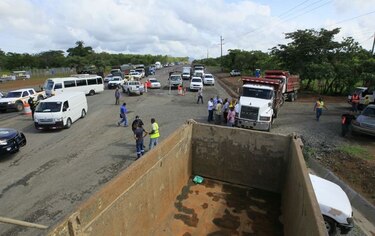 Camioneros cierran la vía Interamericana en San Lorenzo