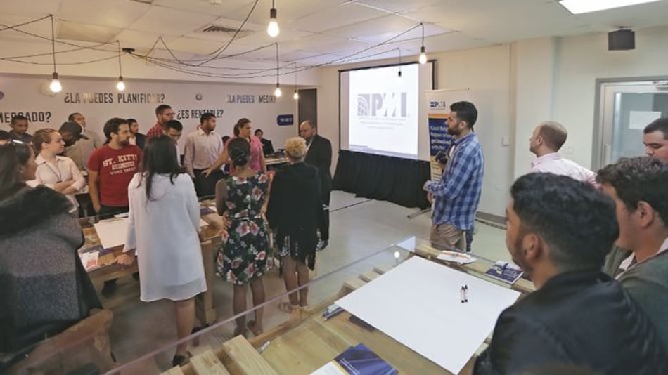 Emprendedores sacan la cara en complejo entorno laboral