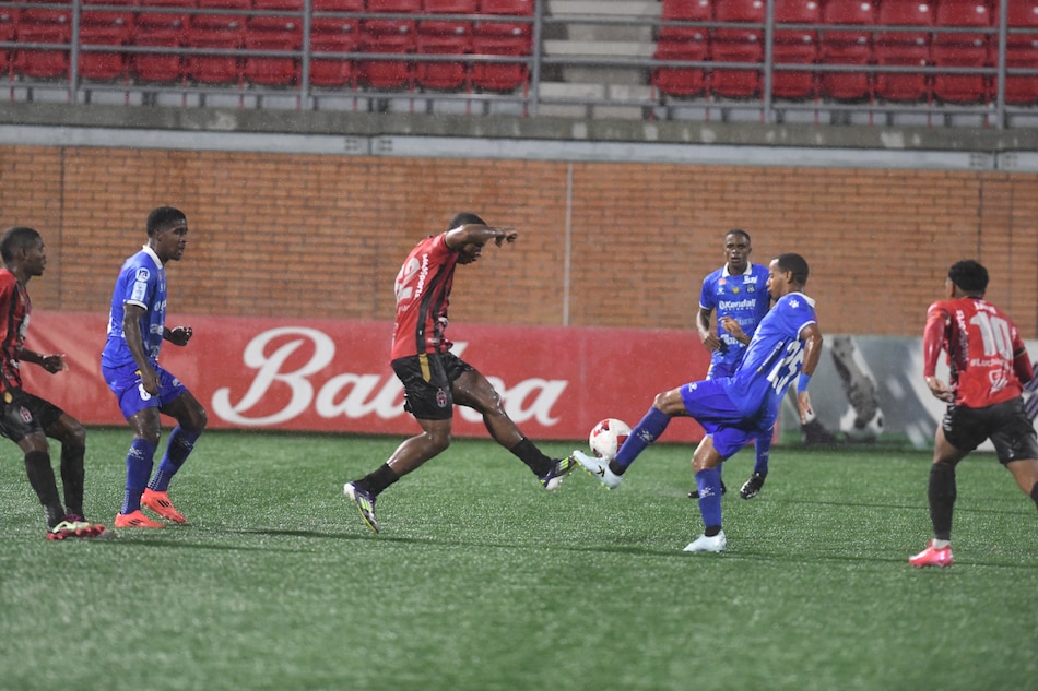 Árabe Unido sigue sin ganar y Sporting rescata un punto; San Francisco lidera en el Oeste