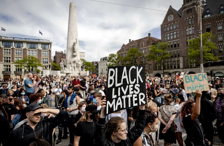 La ira se apodera de Estados Unidos, los disturbios estremecen al país que gobierna Trump