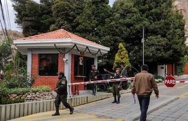 Fiscalía boliviana ordena investigar a guardias españoles implicados en un incidente en la embajada mexicana