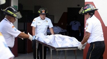 Al menos 22 chicas mueren al incendiarse un refugio juvenil en Guatemala