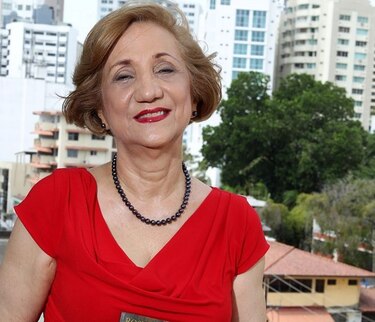 La escritora Rose Marie Tapia se estrena en el terror