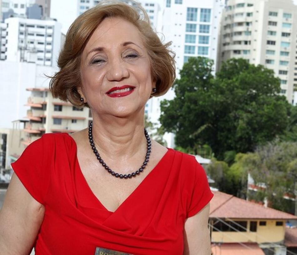 La escritora Rose Marie Tapia se estrena en el terror