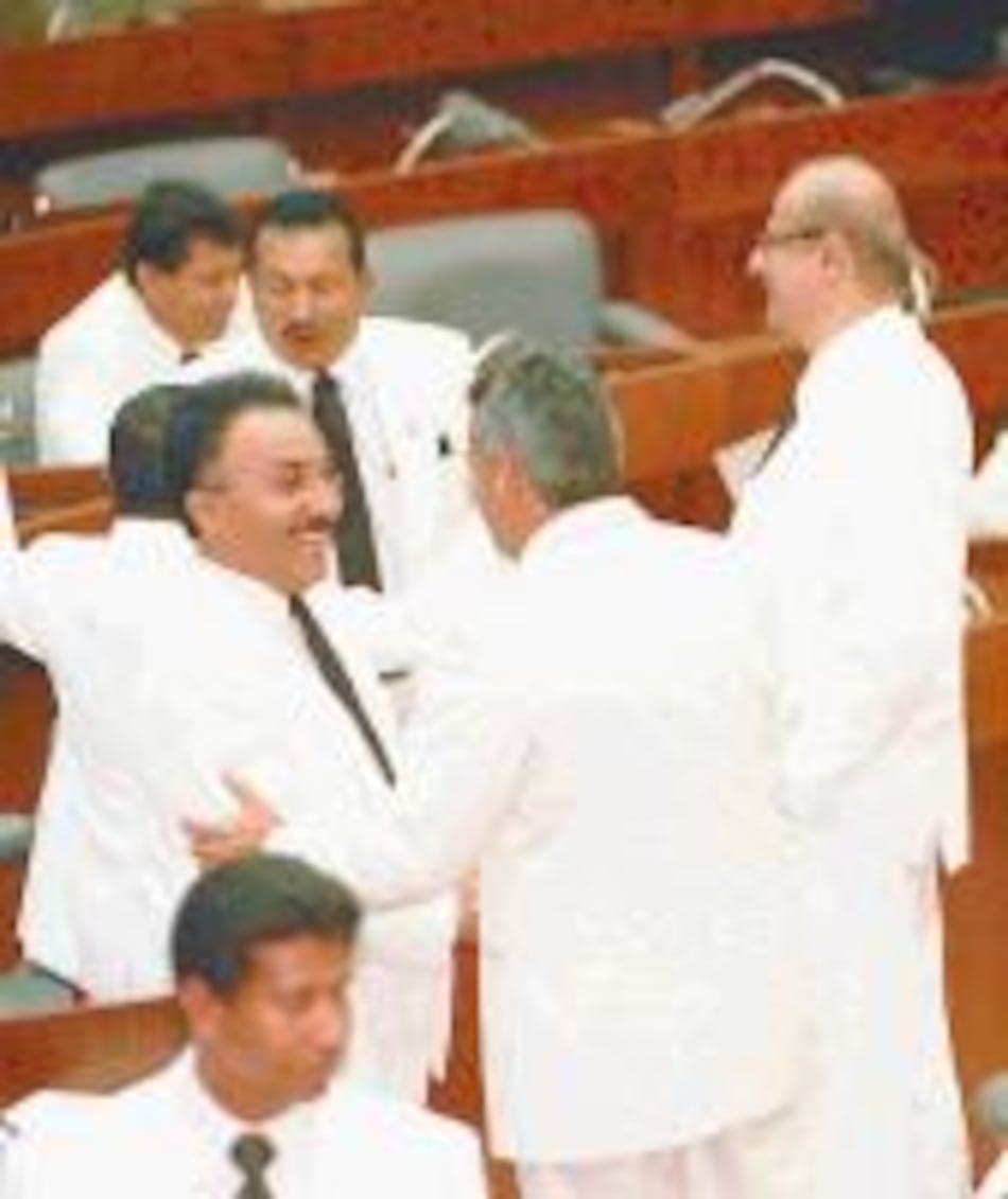 Partido Popular podría revocar mandato a tres legisladores saltamontes