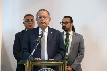 Ordenan aumentar a 80 millones producción de moscas ante brote del gusano barrenador