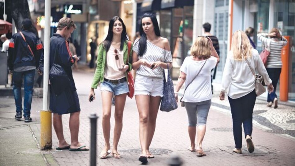 América Móvil intensifica su batalla contra Telefónica