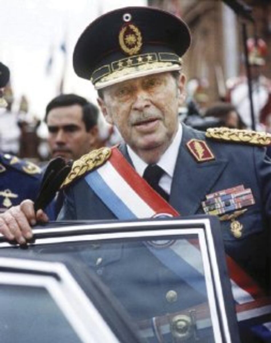 Indemnizan a víctimas de dictadura Stroessner