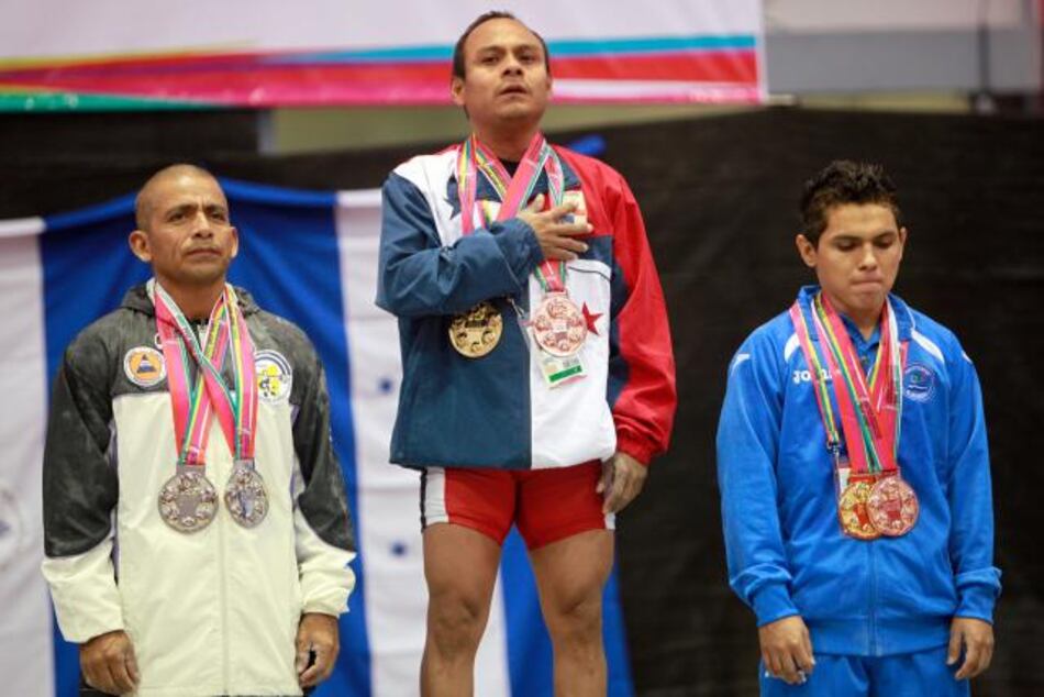Pesista Germán Preciado le da a Panamá su primera medalla de oro en Juegos