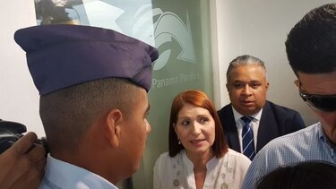 Marta de Martinelli dice que el expresidente regresa al país ‘por temas de salud’