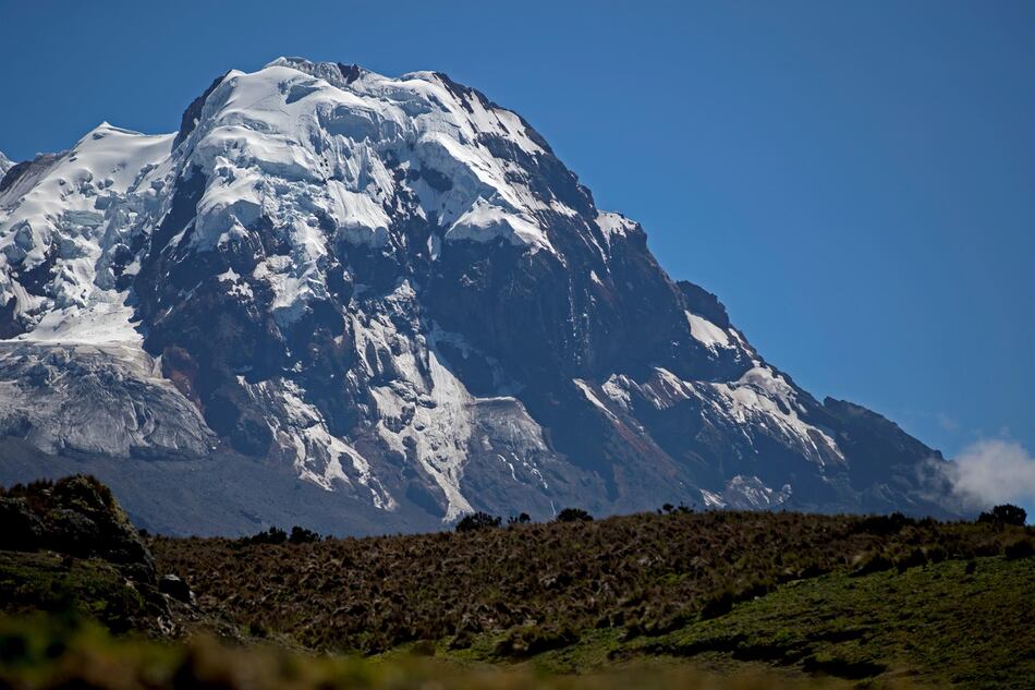 Mueren 8 alpinistas cuando ascendían a volcán en península rusa de Kanchatka