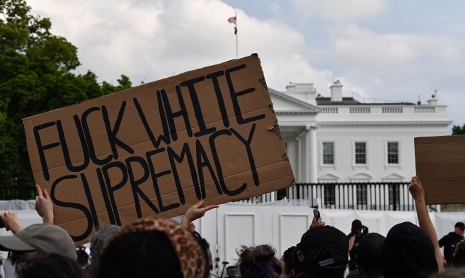 Trump fue llevado al búnker cuando manifestantes protestaban ante la Casa Blanca