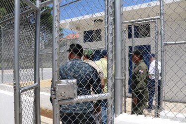 La Policía Nacional y el Senan toman el control de la seguridad de la cárcel de Punta Coco
