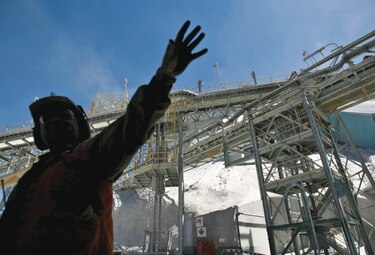 Avanza propuesta para subir impuestos a mineras en Chile