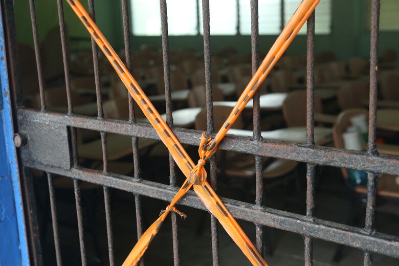 La crisis oculta de las escuelas públicas: estructuras en ruinas y estudiantes en riesgo