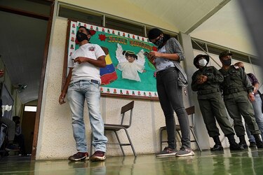 Maduro más cerca de controlar la Asamblea Nacional en elecciones sin oposición