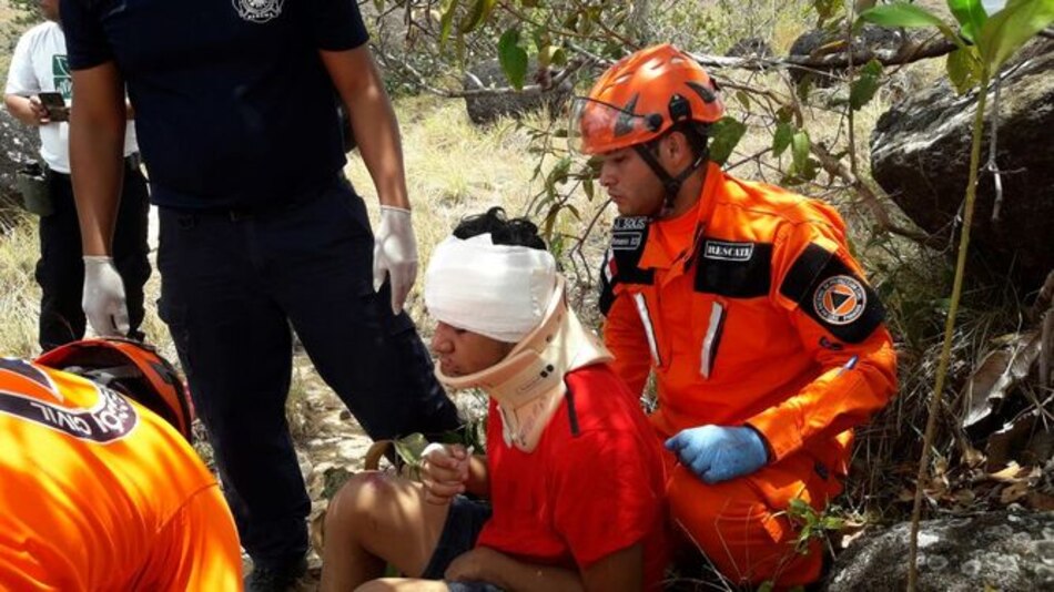 Rescatan a joven que cayó de precipicio en La Silampa, Veraguas