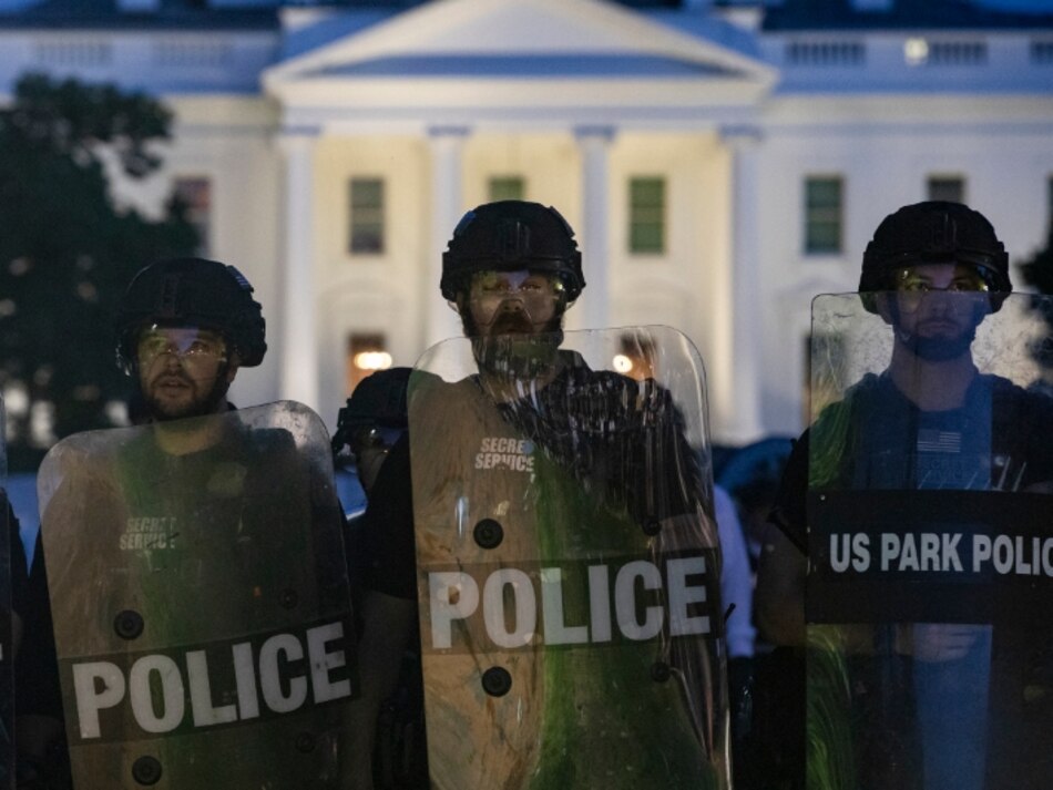 La ira se apodera de Estados Unidos, los disturbios estremecen al país que gobierna Trump