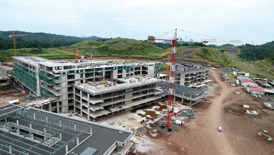 Ciudad Hospitalaria, adjudicada con  9% de su costo en coimas