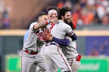 Los Bravos de Atlanta, donde juega el panameño Johan Camargo, se proclaman campeones de la Serie Mundial