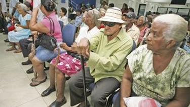 Denuncian manejo político de programas
