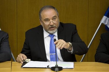 Lieberman rompe con Netanyahu y pone en riesgo la coalición de gobierno
