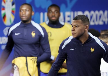 Mbappé está “bien”, quiere “jugar” y se está “adaptando a la máscara”