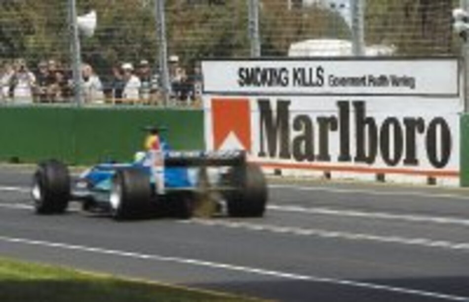 UE fija plazo a cuatro países para prohibir publicidad de tabaco