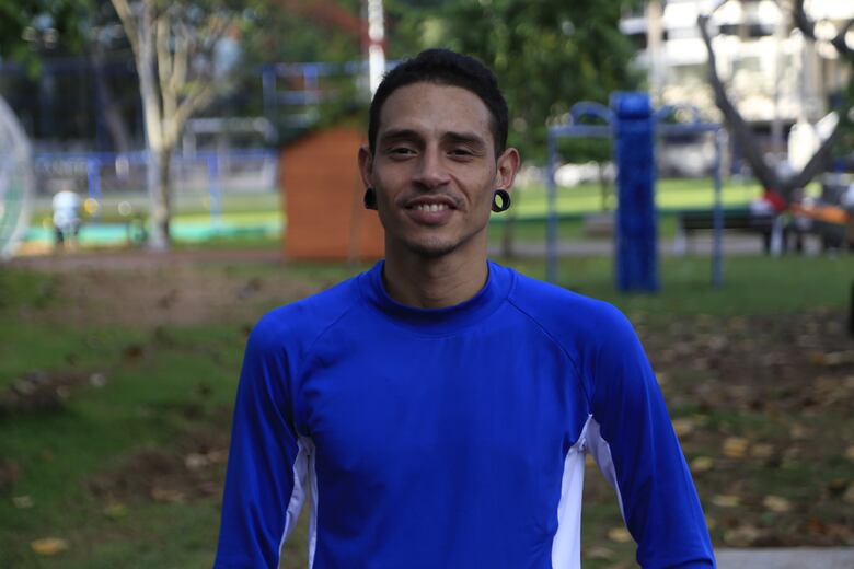 Panamá urbana: B-boy Arnold desafía la gravedad