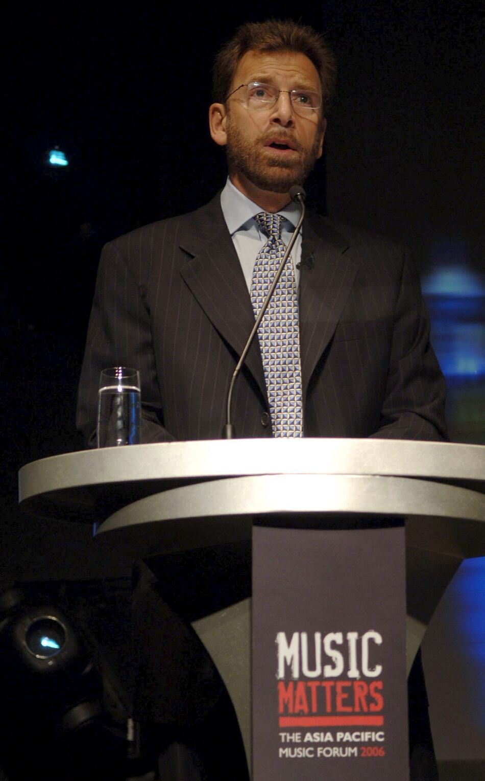 El magnate Bronfman abandona su intento de adquirir Paramount y deja vía libre a SkyDance