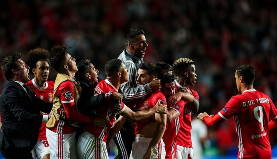Benfica se acordó de ganar en un grupo que lidera el Leipzig