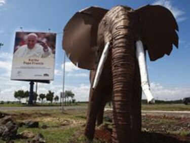 El papa Francisco emprendió su primer viaje a África