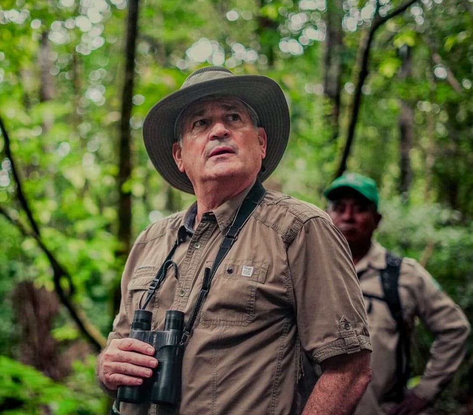 MiAmbiente replantea su compra de vehículos; prioriza eléctricos e híbridos