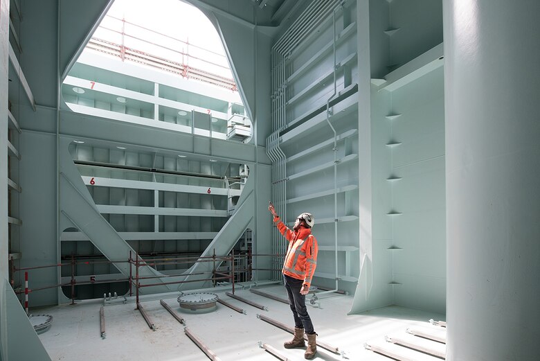 Países Bajos y Bélgica inauguran la megaesclusa Terneuzen, comparable a las del Canal de Panamá