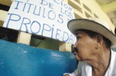 Torrijos promete que no habrá embalses en la cuenca del Canal