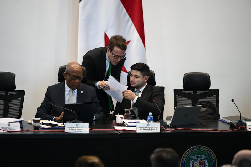 Chapman justifica reformas al Código Fiscal y abogados alertan fuga de capitales en Panamá