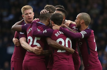 El City no baja el ritmo; United vence al Tottenham