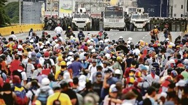 Marchan contra constituyente