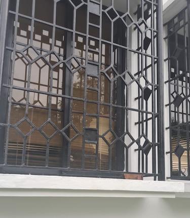 Vandalizan la sede de la Cámara de Comercio