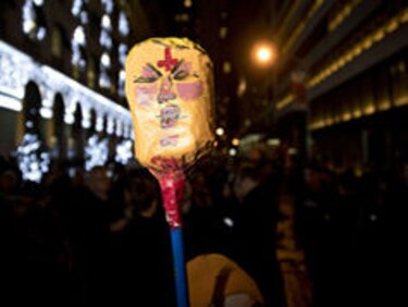 Miles de personas protestan en contra de Trump en todo Estados Unidos